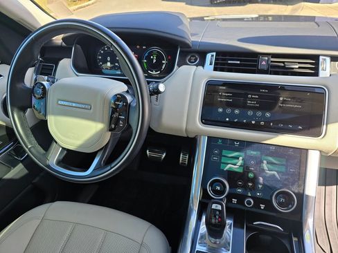 Used 2021 Land Rover Range Rover Sport HSE image 10