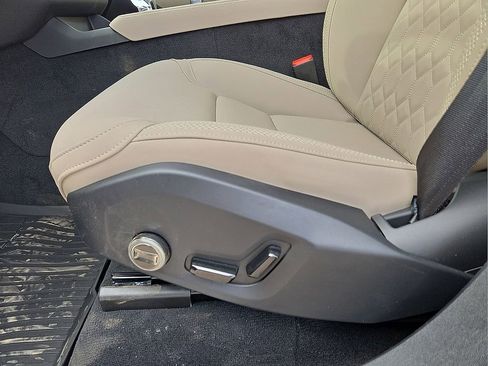 New 2026 Volvo XC90 B6 Plus w/ Protection Package Premier image 26