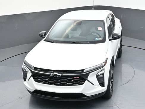 Certified 2024 Chevrolet Trax RS w/ Driver Confidence Package FWD image 40