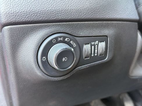 Used 2017 Jeep Compass Latitude w/ Popular Equipment Group AWD/4WD image 15