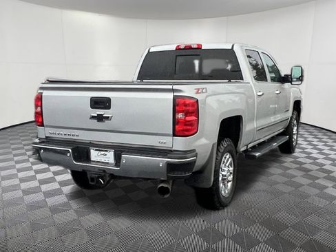 Used 2018 Chevrolet Silverado 3500 LTZ image 6