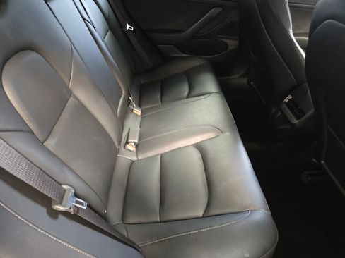 Used 2020 Tesla Model 3 Standard Range Plus RWD image 9