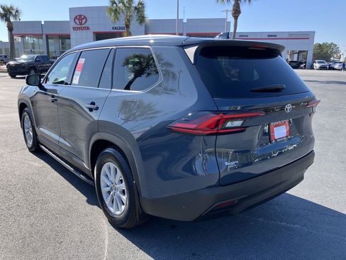 New 2026 Toyota Grand Highlander XLE image 3