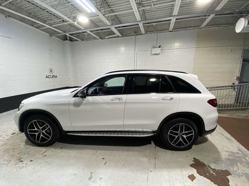 Used 2019 Mercedes-Benz GLC 300 4MATIC image 3