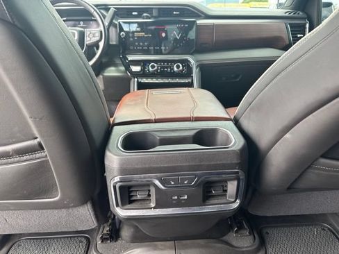 Used 2024 GMC Sierra 2500 Denali Ultimate AWD/4WD image 9