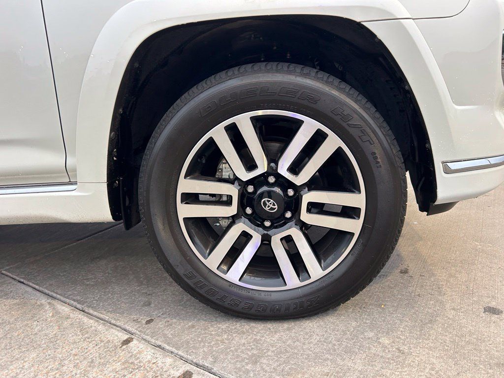 Used 2023 Toyota 4Runner Limited AWD/4WD image 33