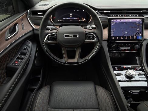 New 2025 Jeep Grand Cherokee L Summit w/ Obsidian Package image 11