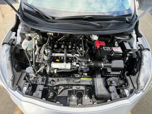 Used 2025 Nissan Versa SV FWD image 33