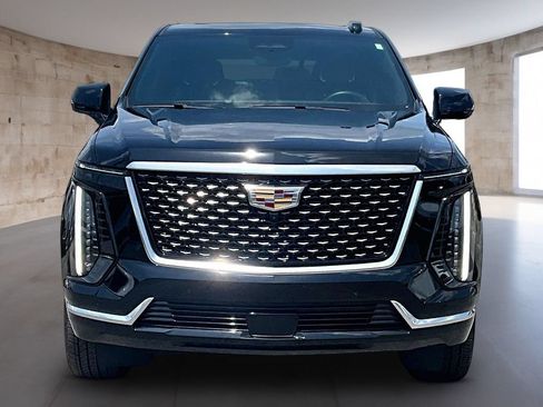 Used 2025 Cadillac Escalade ESV Premium Luxury AWD/4WD image 4