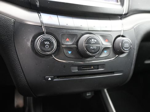 Used 2015 Dodge Journey Crossroad w/ Flexible Seating Group image 14