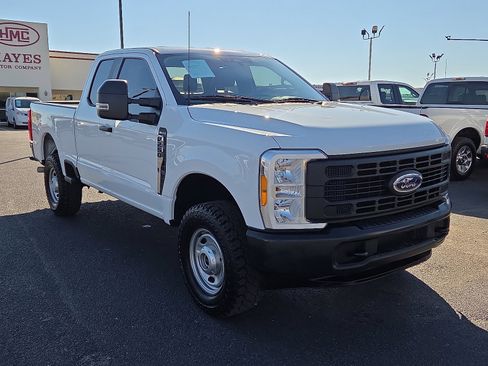 Used 2023 Ford F250 XL w/ XL Off-Road Package image 5