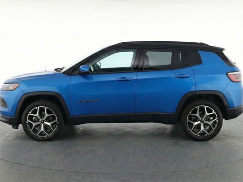 Used 2025 Jeep Compass Limited image 5