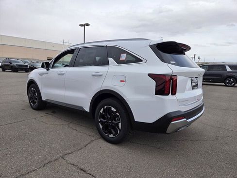 New 2026 Kia Sorento S FWD image 4