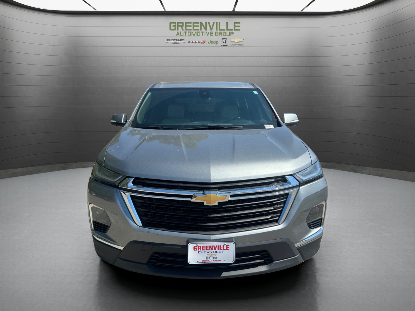 Used 2023 Chevrolet Traverse LS FWD image 2