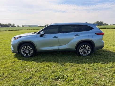Used 2020 Toyota Highlander Platinum AWD/4WD image 8