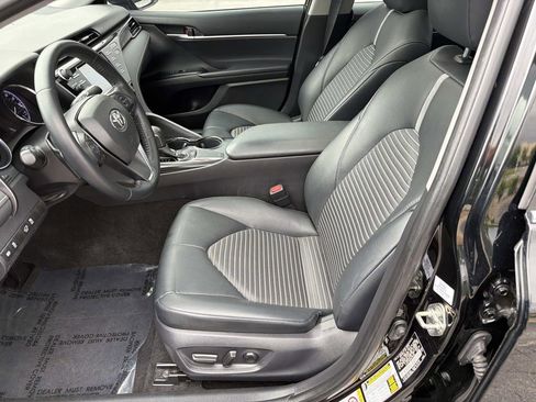 Used 2019 Toyota Camry SE FWD image 23