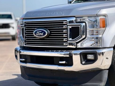 Used 2022 Ford F350 XLT w/ XLT Premium Package AWD/4WD image 9