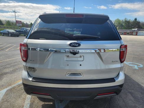 Used 2019 Ford Explorer XLT w/ Equipment Group 201A AWD/4WD image 6