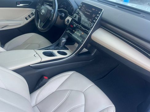Used 2019 Toyota Avalon XLE w/ Moonroof Package FWD image 12