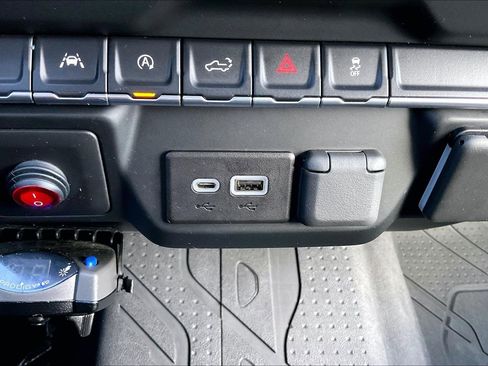 Used 2022 Chevrolet Silverado 1500 Custom w/ LPO, Dark Essentials Package image 31