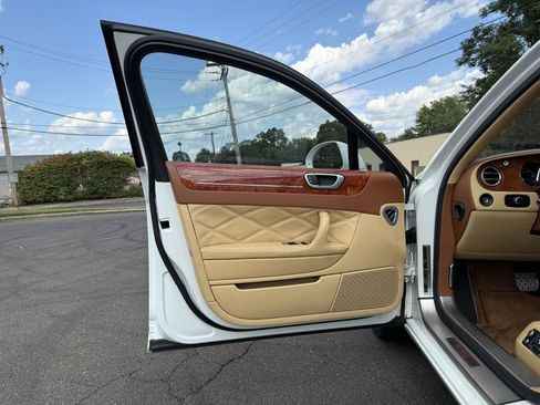 Used 2011 Bentley Flying Spur Flying Spur Speed image 14