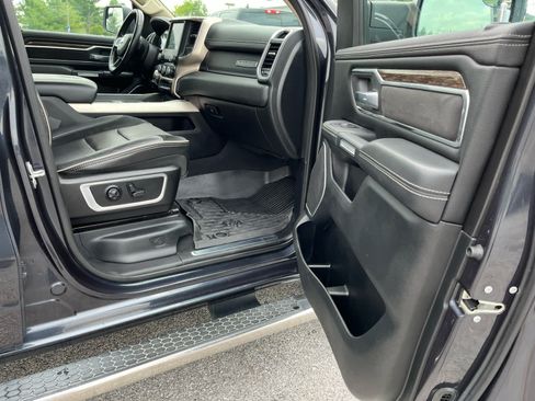 Used 2019 RAM 1500 Laramie AWD/4WD image 31