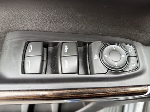 Used 2020 GMC Sierra 1500 Elevation w/ Elevation Value Package image 17