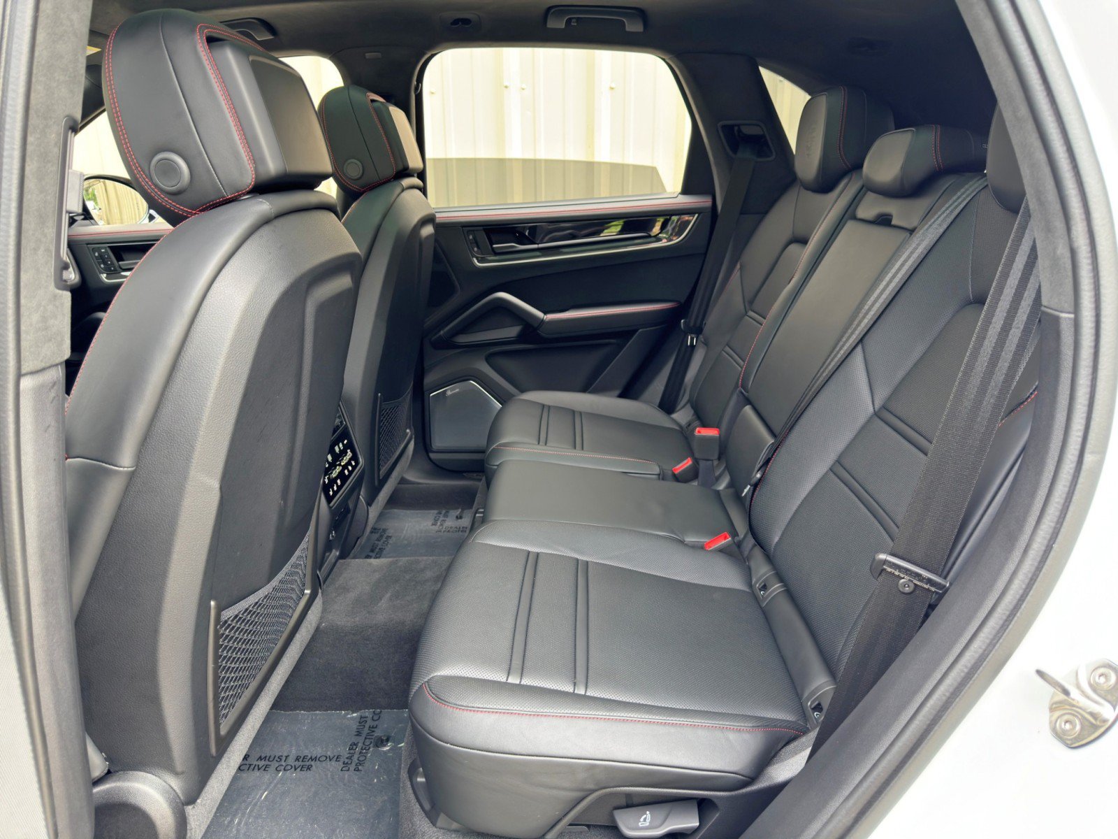 Used 2026 Porsche Cayenne Turbo AWD/4WD image 46