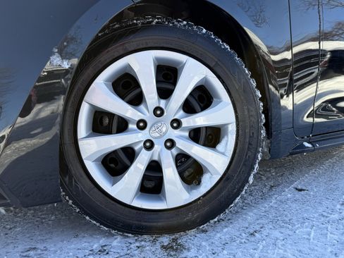 Used 2023 Toyota Corolla LE image 4