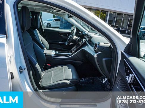 Used 2025 Mercedes-Benz C 300 Sedan image 23