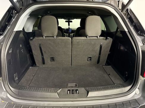 Used 2022 Ford Explorer XLT w/ Class IV Trailer Tow Package image 11