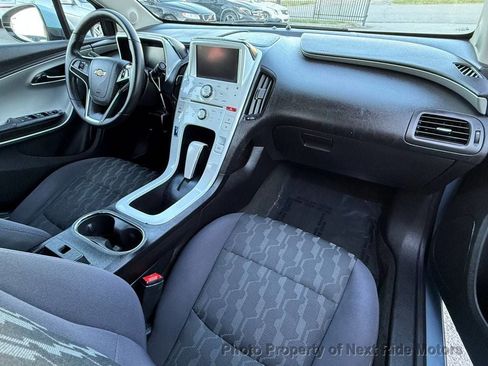 Used 2013 Chevrolet Volt FWD image 12