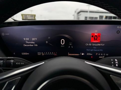 Used 2025 Buick Envision Preferred image 27