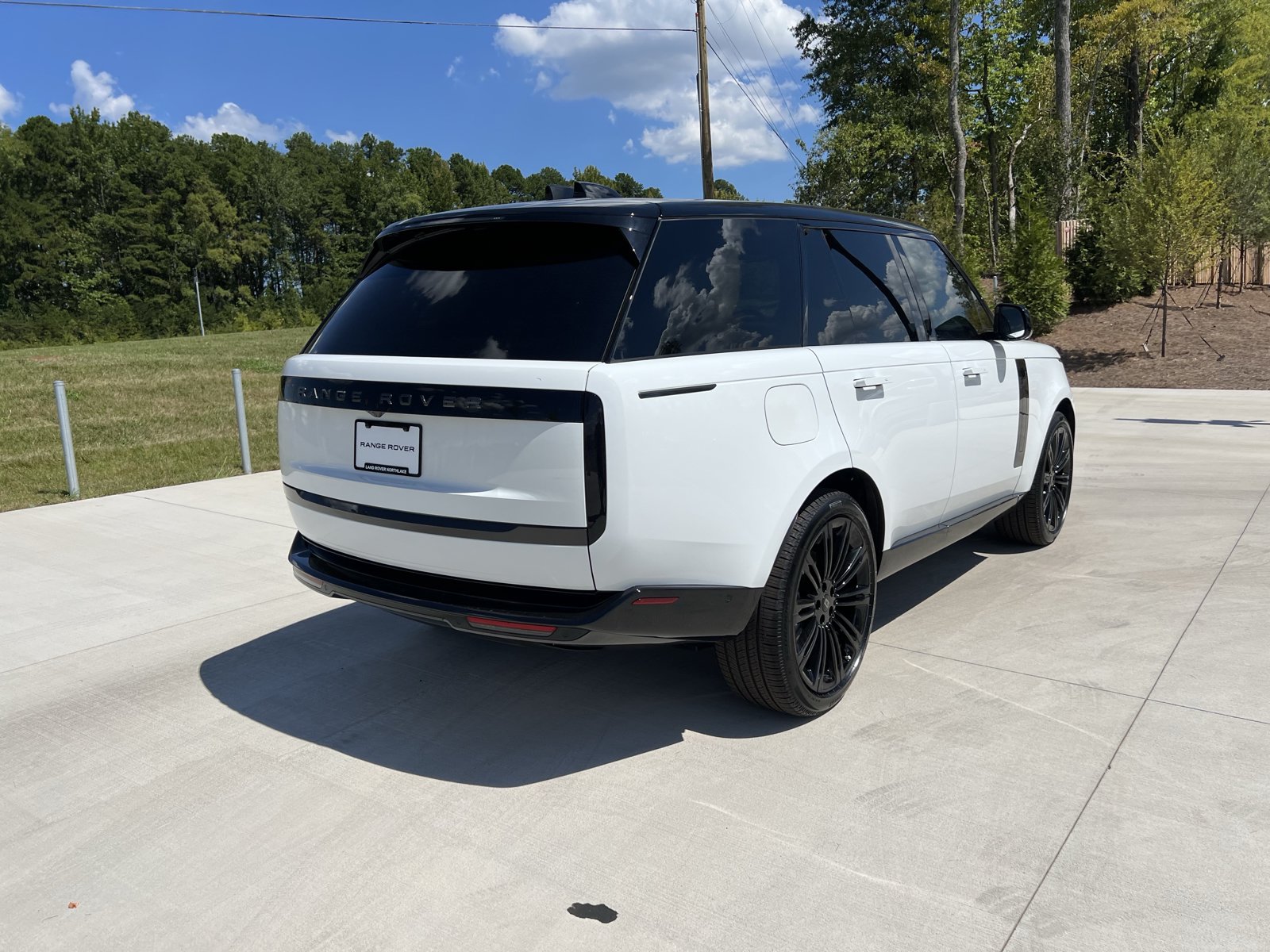 New 2027 Land Rover Range Rover SE AWD/4WD image 2