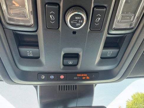 Used 2023 GMC Yukon SLT w/ SLT Premium Package AWD/4WD image 41