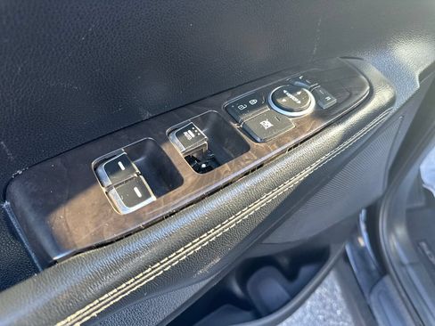 Used 2017 Kia Sorento FWD image 11