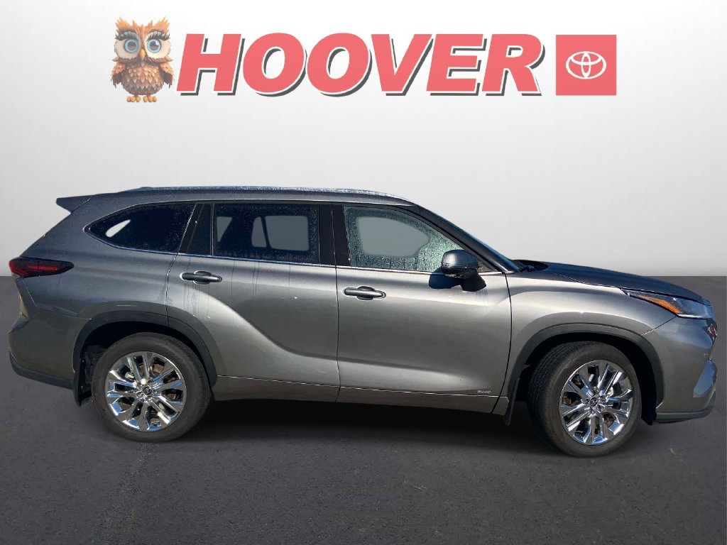 Used 2026 Toyota Highlander Limited AWD/4WD image 2