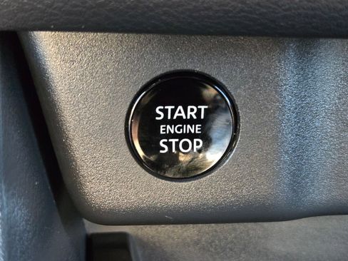 Used 2026 Nissan Rogue SV FWD image 27