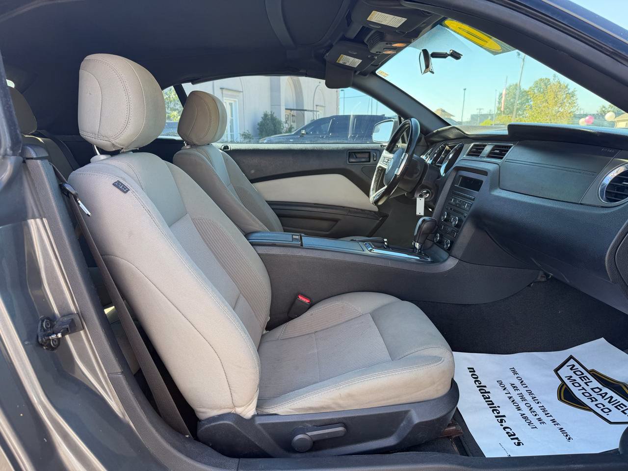 Used 2014 Ford Mustang Convertible RWD image 11