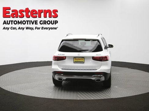 Used 2021 Mercedes-Benz GLB 250 4MATIC image 42
