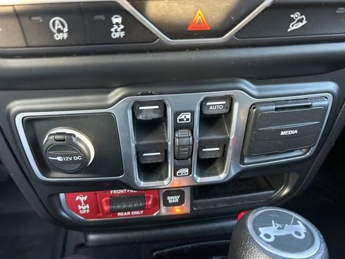 Used 2018 Jeep Wrangler Unlimited Rubicon image 19