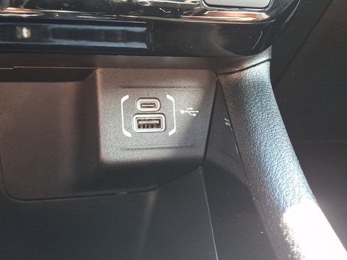 Used 2025 Jeep Compass Limited w/ Sun & Sound Group AWD/4WD image 24