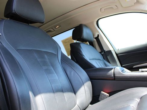 Used 2022 BMW X7 xDrive40i w/ Premium Package image 21