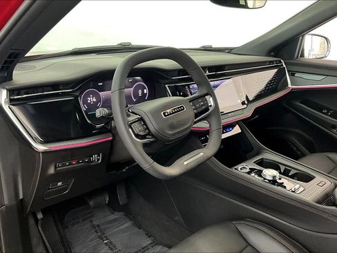 Used 2025 Jeep Wagoneer S Limited image 16