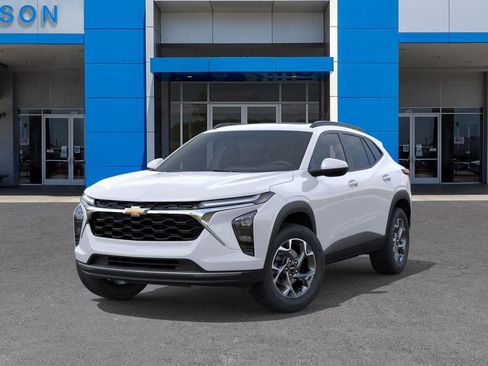 New 2026 Chevrolet Trax LT w/ Sunroof Package FWD image 6