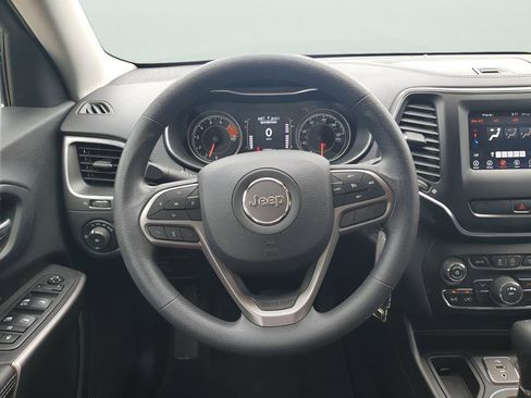 Used 2019 Jeep Cherokee Latitude w/ Popular Appearance Group image 24