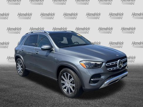 Certified 2025 Mercedes-Benz GLE 450e 4MATIC w/ Driver Assistance Package image 2