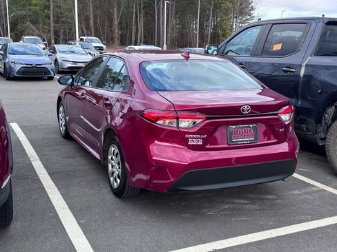 Used 2024 Toyota Corolla LE image 5
