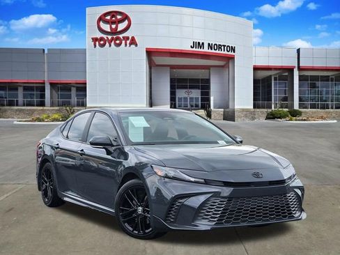 Used 2025 Toyota Camry SE w/ Multimedia Upgrade Package FWD image 1