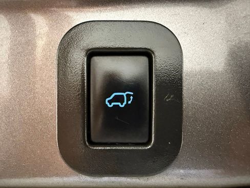 Used 2015 Toyota Sienna Limited image 12